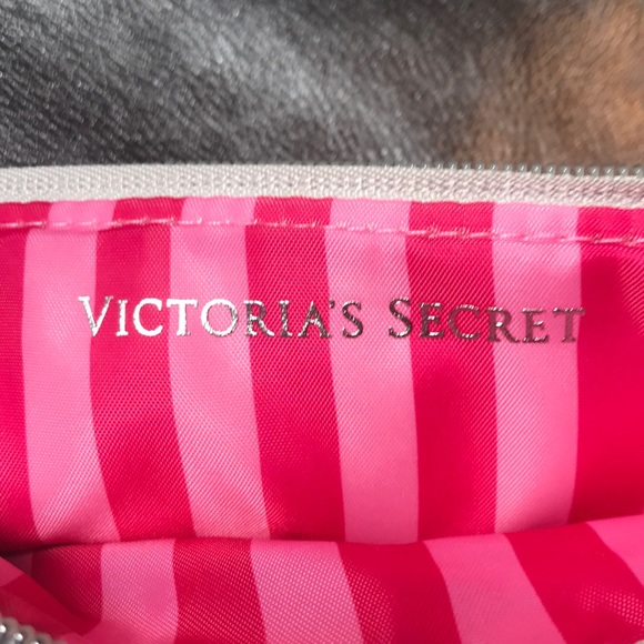 Victoria’s Secret Clutch/Makeup Bag - Picture 6 of 8